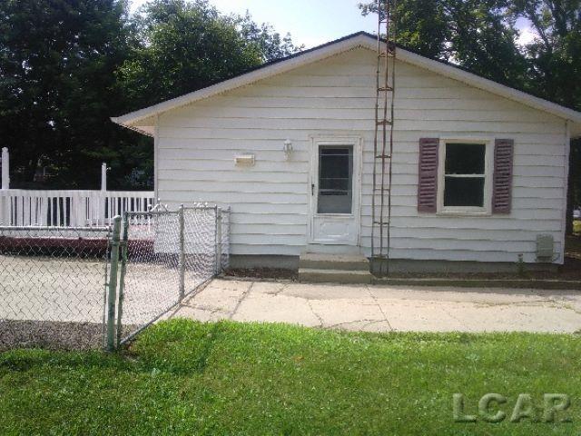 801 Colebrook Dr, Clinton, MI 49236 - photo 2
