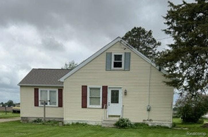 8311 N Friegel Rd, Henderson, MI 48841 - view of front of property with entry steps and a front yard