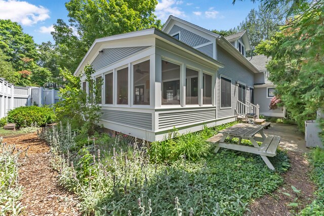 220 E Pearl St, Leland, MI 49654