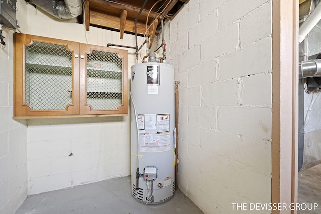 817 Central Ave, Holland, MI 49423 - utilities with water heater