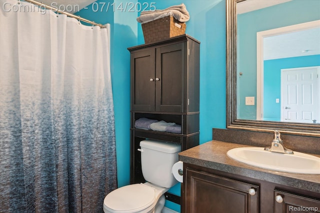 9481 Common Trl, Pinckney, MI 48169 - full bathroom featuring vanity and curtained shower