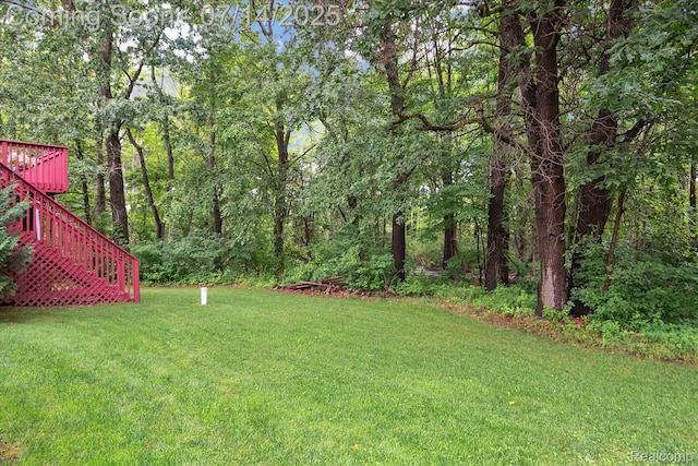 9481 Common Trl, Pinckney, MI 48169 - view of green lawn with stairway