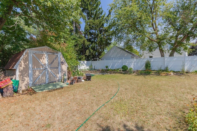 916 Hillcrest Dr, Adrian, MI 49221 - fenced backyard with a storage shed