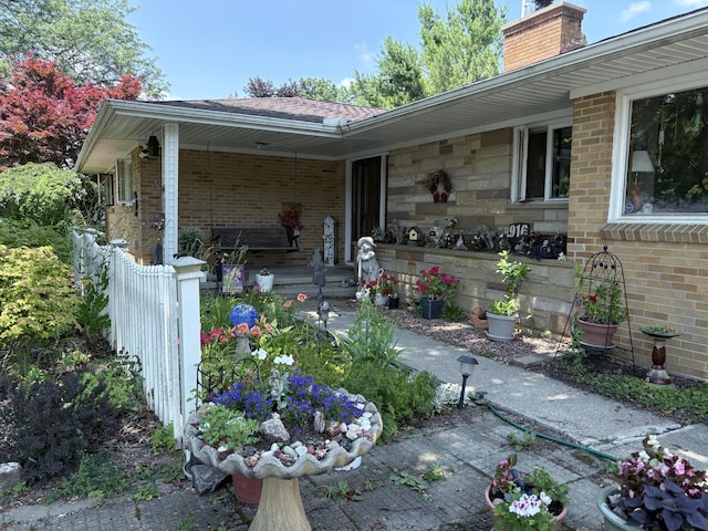 916 Hillcrest Dr, Adrian, MI 49221 - view of covered porch