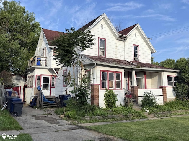 503 W 2nd St, Flint, MI 48503 - view of front of house featuring entry steps and roof with shingles