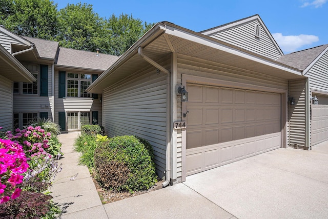 744 Tournament Cir, Norton Shores, MI 49444 - photo 2