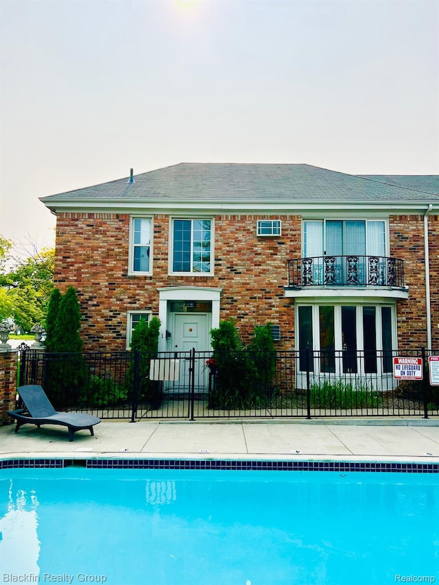 2356 W 14 Mile Rd, Royal Oak, MI 48073 - photo 1