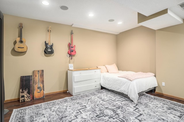 15518 Oak Ridge Dr, Spring Lake, MI 49456 - bedroom featuring wood finished floors and recessed lighting