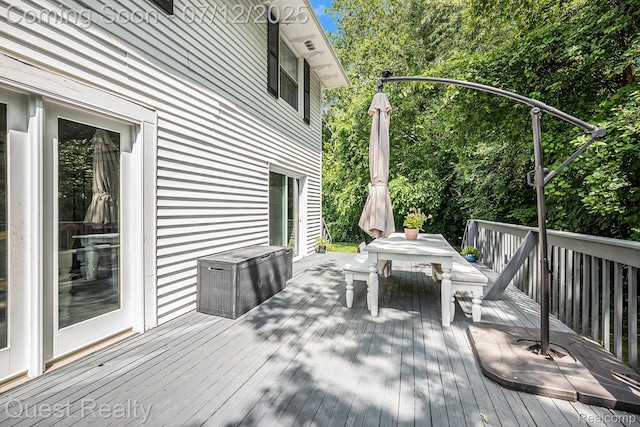 2577 John R Rd, Rochester Hills, MI 48307 - wooden terrace with outdoor dining space