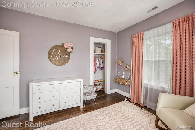 2577 John R Rd, Rochester Hills, MI 48307 - living area with wood finished floors and baseboards