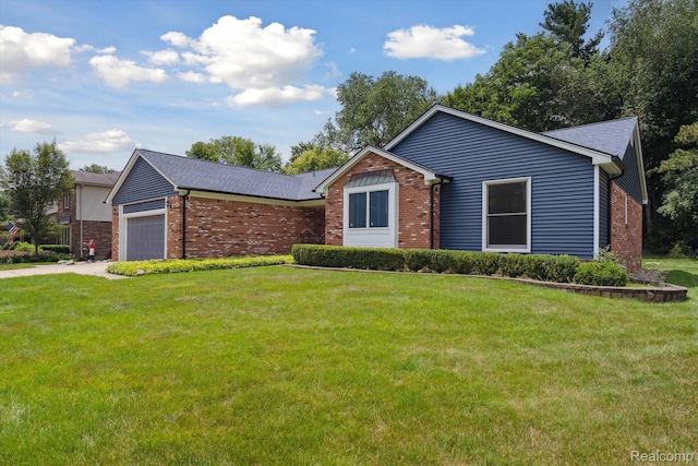 1726 Black Maple Dr, Rochester Hills, MI 48309 - single story home featuring brick siding, a front lawn, and an attached garage