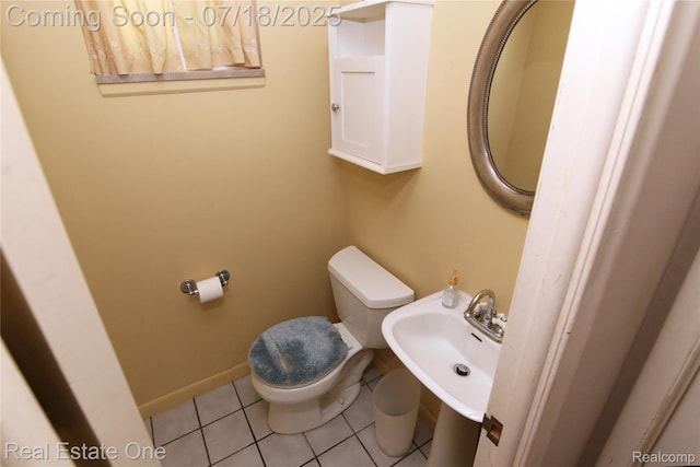 483 Rochdale Dr S, Rochester Hills, MI 48309 - bathroom featuring toilet and tile patterned floors