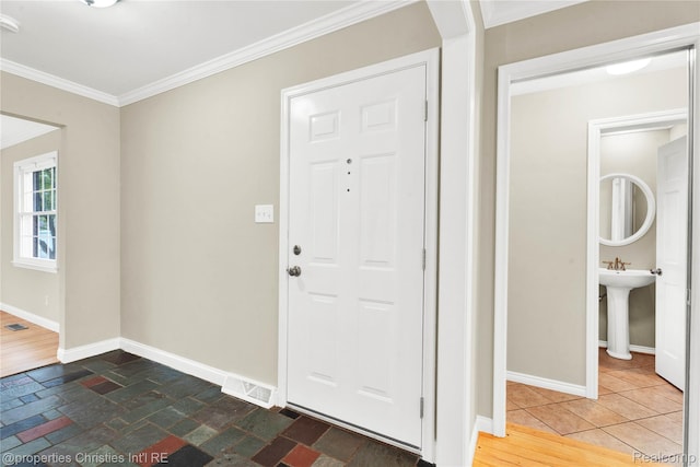 4770 Hedgewood Dr, Bloomfield Hills, MI 48301 - entryway with crown molding and baseboards