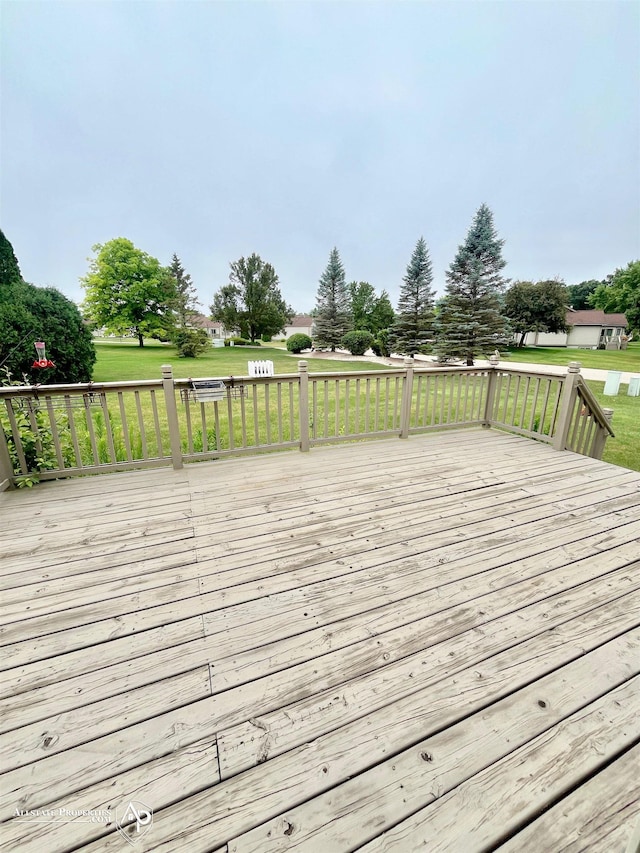 9330 Pinecrest Ct, Davison, MI 48423 - view of wooden deck