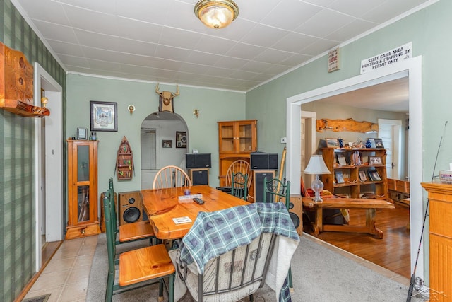 120 S Miami St, Saint Charles, MI 48655 - dining area with arched walkways and crown molding