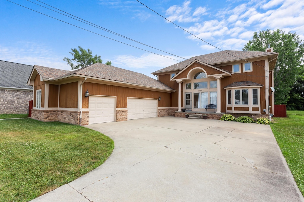 32424 Robeson St, Saint Clair Shores, MI 48082 - photo 1