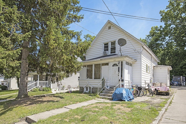 625 Hackett St, Ionia, MI 48846 - photo 1