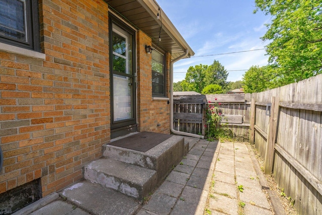 923 Par 4 Rd, Kalamazoo, MI 49008 - view of patio