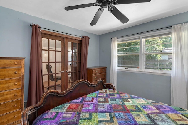 923 Par 4 Rd, Kalamazoo, MI 49008 - bedroom featuring ceiling fan