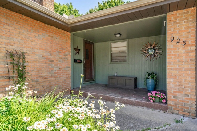 923 Par 4 Rd, Kalamazoo, MI 49008 - property entrance with brick siding