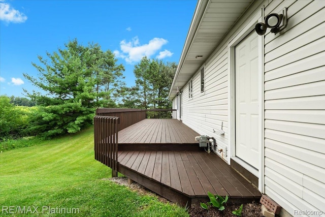6893 Sanford Rd, Howell, MI 48855 - deck with a lawn