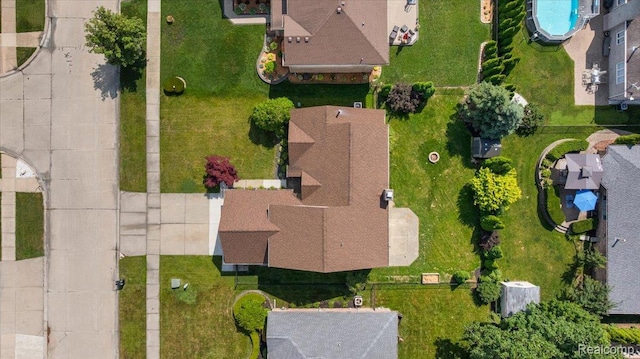15924 Myrtle Dr, Macomb, MI 48042 - bird's eye view of a pool