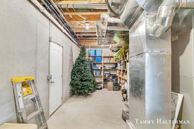 6129 W Bay Ct, Hudsonville, MI 49426 - unfinished below grade area with heating unit