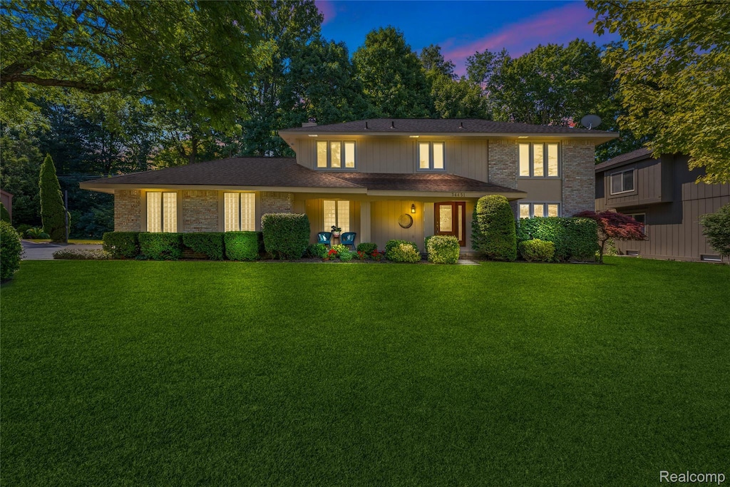 34451 Oak Forest Dr, Farmington, MI 48331 - photo 1