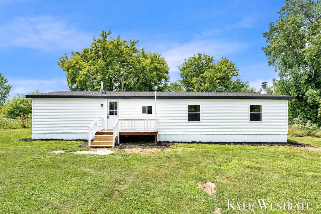 295 Shaw Rd, Casnovia, MI 49318 - photo 1