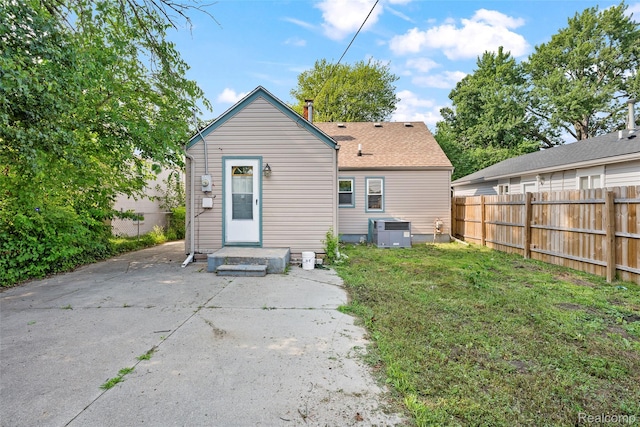 8460 Busko Ave, Utica, MI 48093 - rear view of house