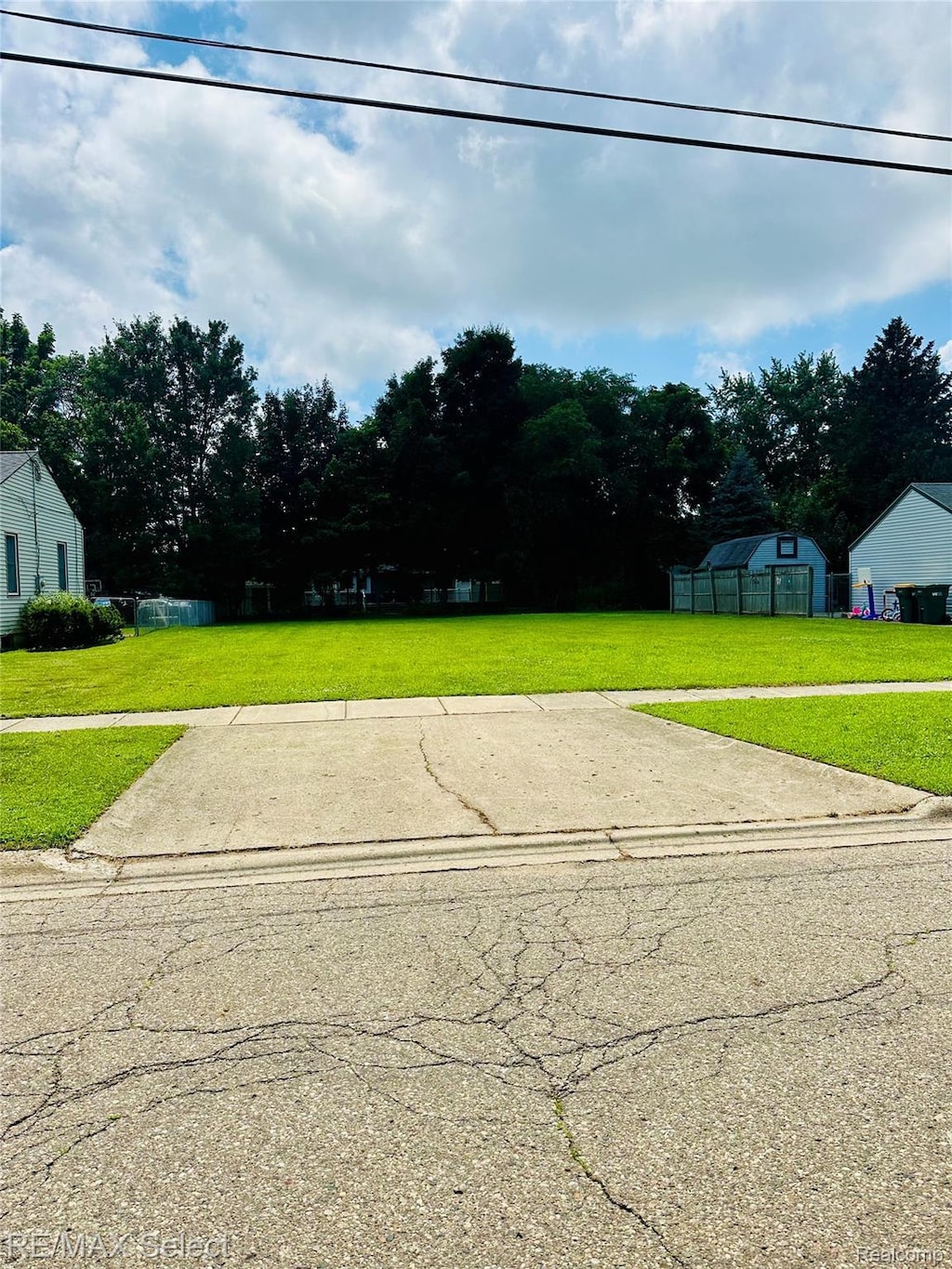 1252 Beatrice St, Flushing, MI 48433 - photo 1