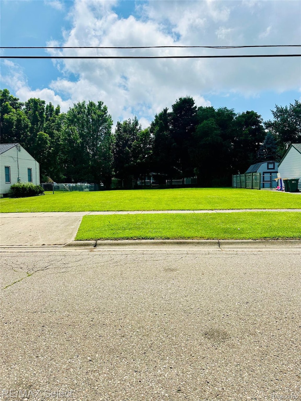 1252 Beatrice St, Flushing, MI 48433 - photo 3