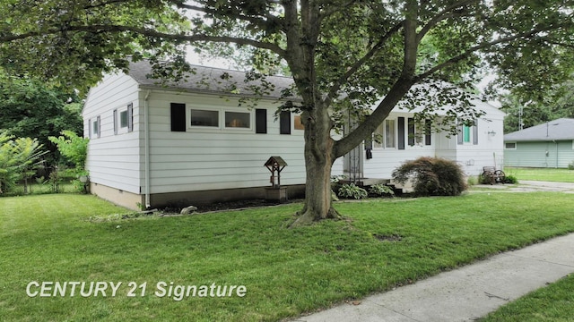 433 Crestview St, Flushing, MI 48433 - photo 2