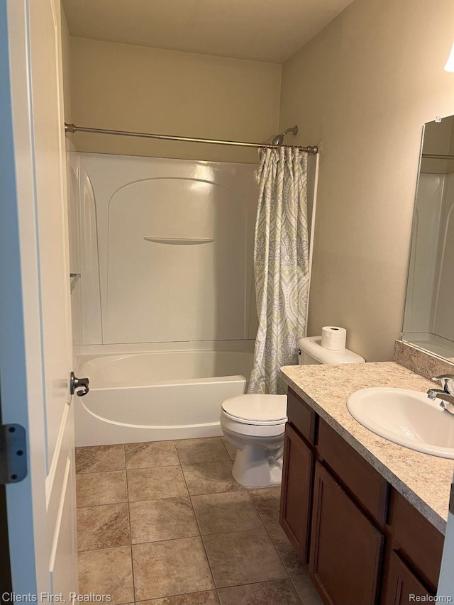 1082 Paddock Dr Unit 78, South Lyon, MI 48178 - full bath with vanity and shower / bath combo with shower curtain