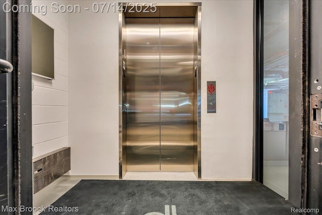2051 Villa Rd Unit 302, Birmingham, MI 48009 - elevator