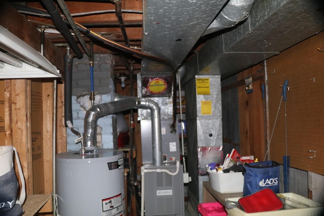 1122 Aberdeen St NE, Grand Rapids, MI 49505 - utility room featuring water heater