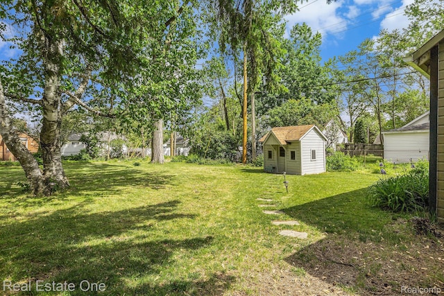 35451 John St, Wayne, MI 48184 - view of yard featuring an outdoor structure