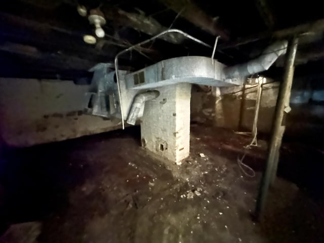 1820 Elgin St, Kalamazoo, MI 49001 - inside crawl space