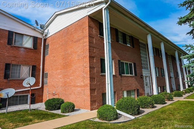 8201 Denwood Dr Unit 1, Macomb, MI 48312 - photo 2