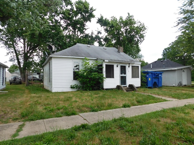 229 S Pleasant St, Watervliet, MI 49098 - photo 2