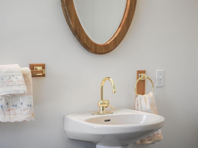 626 Skocelas Rd N, Manistee, MI 49660 - bathroom featuring a sink