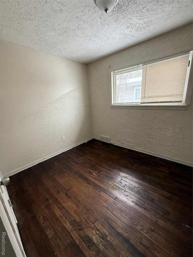6865 Edgeton, Hamtramck, MI 48212 - photo 7