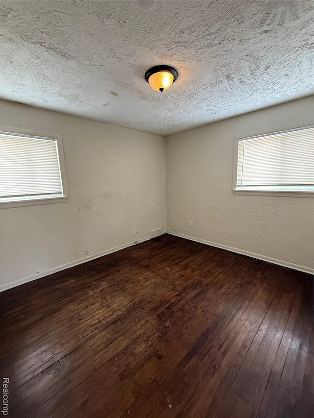 6865 Edgeton, Hamtramck, MI 48212 - photo 3