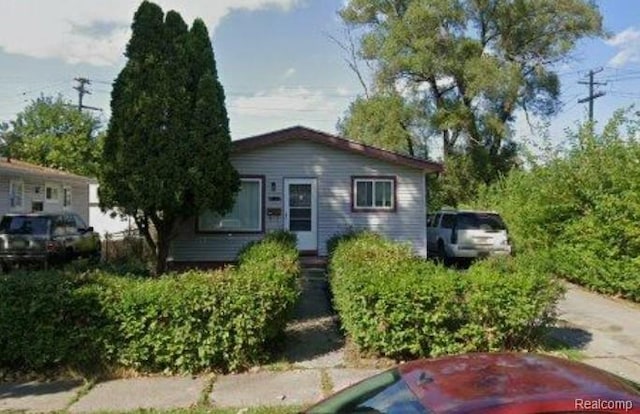 6865 Edgeton, Hamtramck, MI 48212 - photo 1