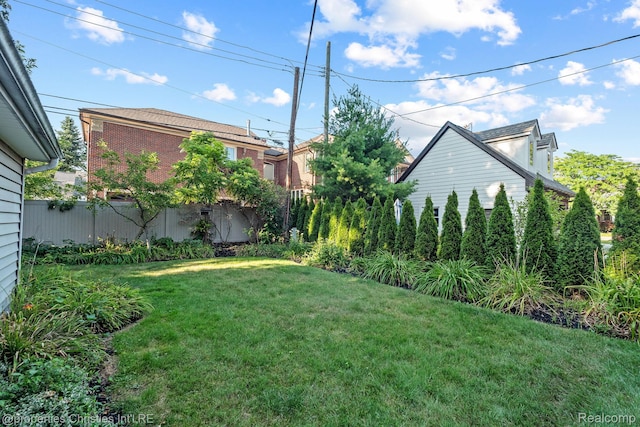 532 Wallace St, Southfield, MI 48009 - view of yard