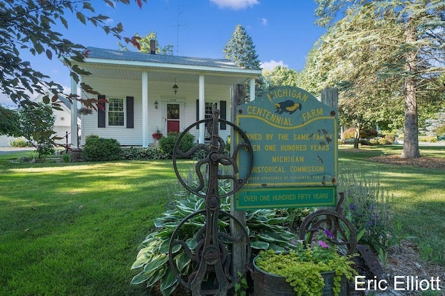 4305 76th St SW, Byron Center, MI 49315 - bungalow-style house featuring a front lawn
