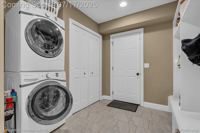 1305 Wyandotte Ave, Royal Oak, MI 48067 - washroom with stacked washer / drying machine and baseboards