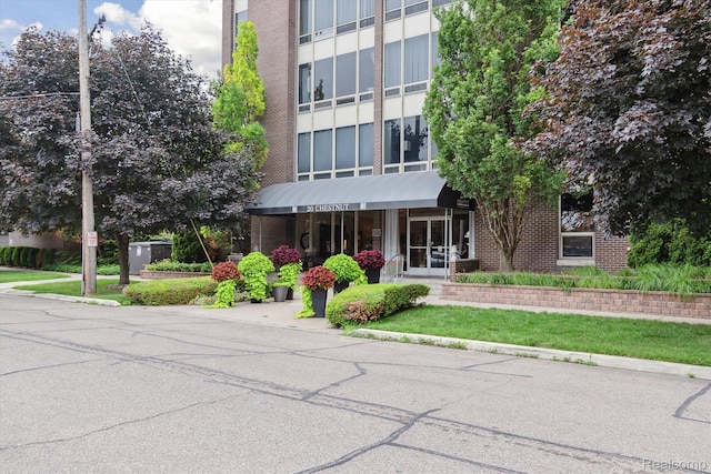 20 Chestnut St Unit 305, Wyandotte, MI 48192 - photo 2
