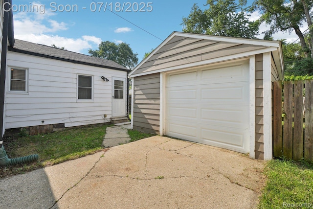 135 E Guthrie Ave, Madison Heights, MI 48071 - photo 2
