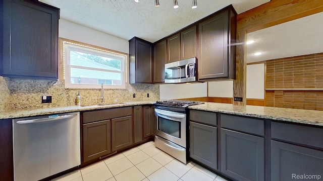 8252 Tinkler Rd, Sterling Heights, MI 48312 - photo 12
